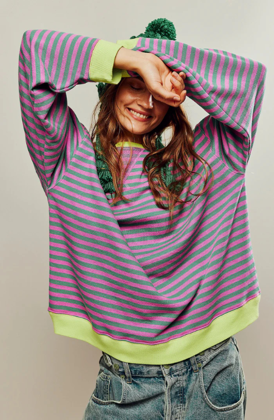 Clara | Gestreifter Damenpullover im Oversize-Look