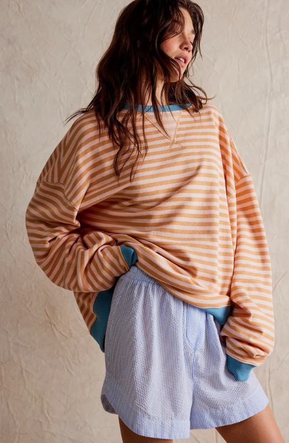 Clara | Gestreifter Damenpullover im Oversize-Look