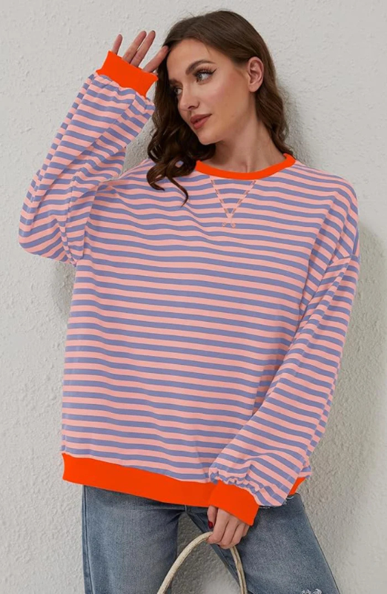 Clara | Gestreifter Damenpullover im Oversize-Look