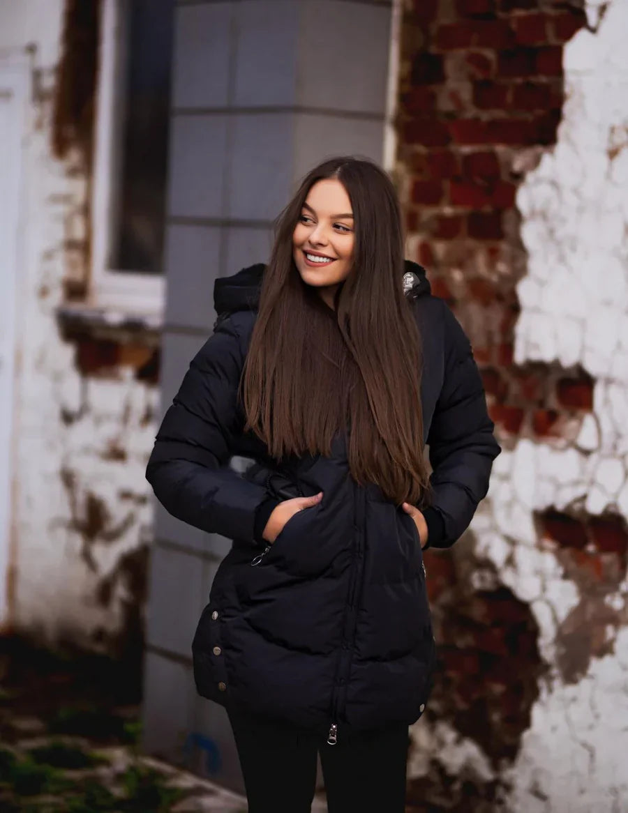 Leona | Warmer Damen-Plüschmantel mit Kapuze im eleganten Winterlook