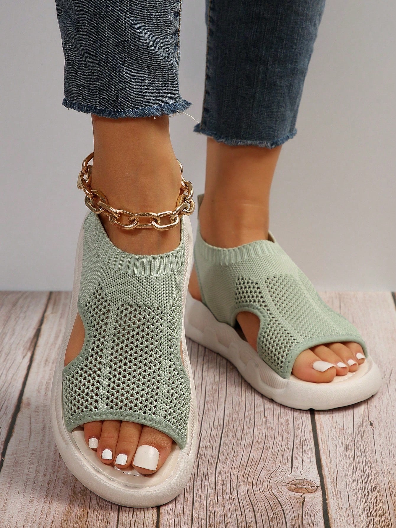 Chloe | This Casual Sandals with Elegant Design