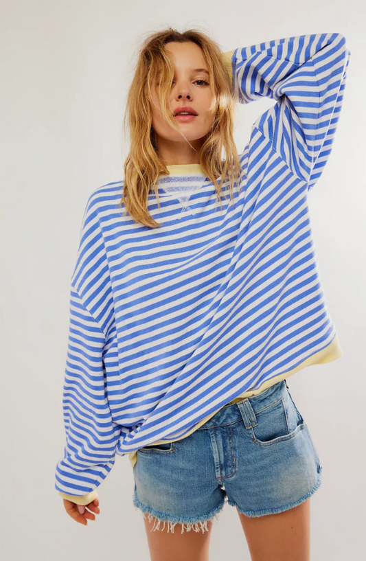 Clara | Gestreifter Damenpullover im Oversize-Look