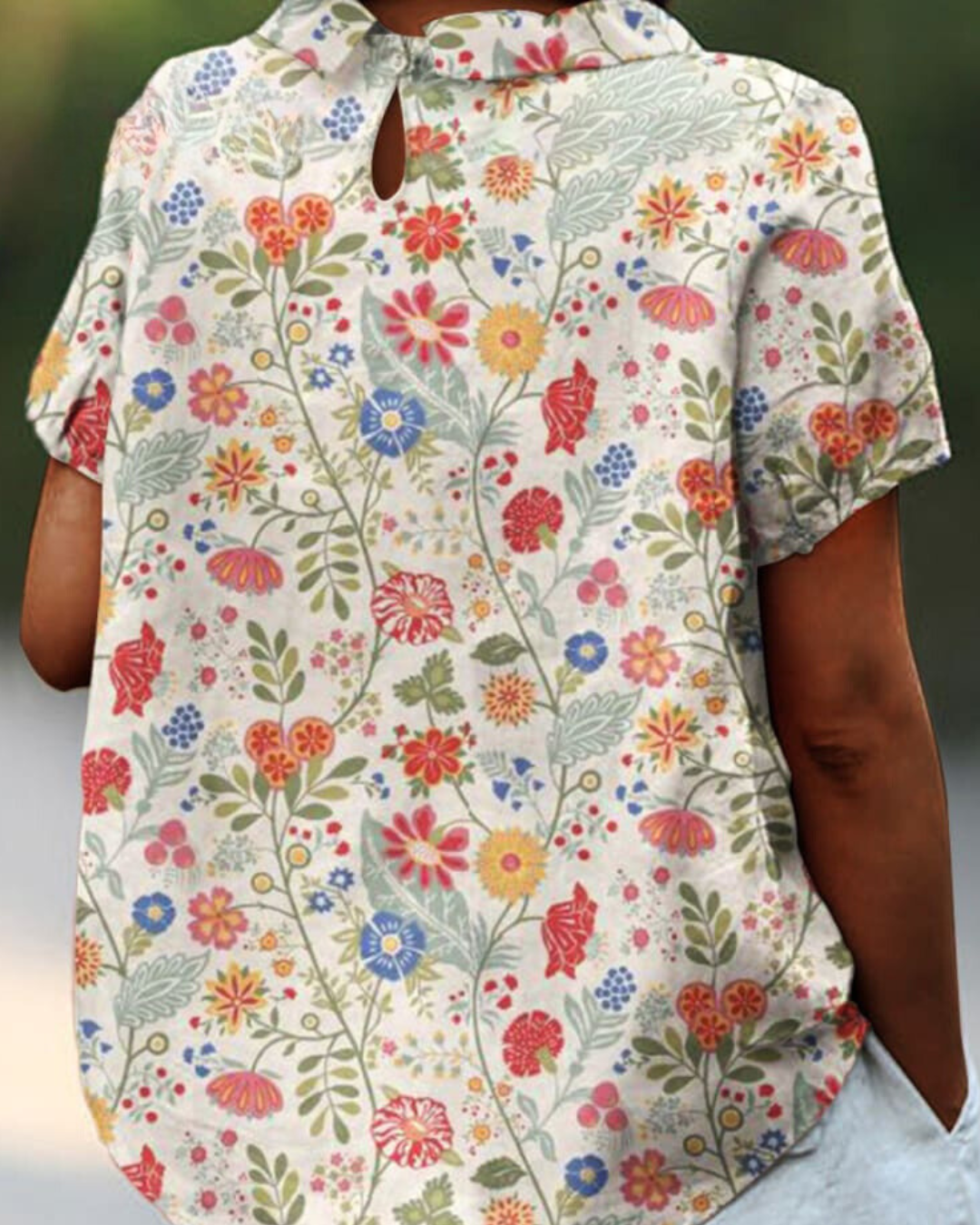 Amelia | Stylish Blouse with Charming Flower Pattern
