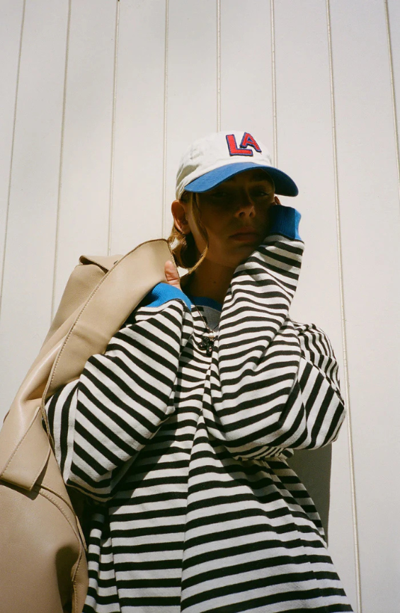 Clara | Gestreifter Damenpullover im Oversize-Look