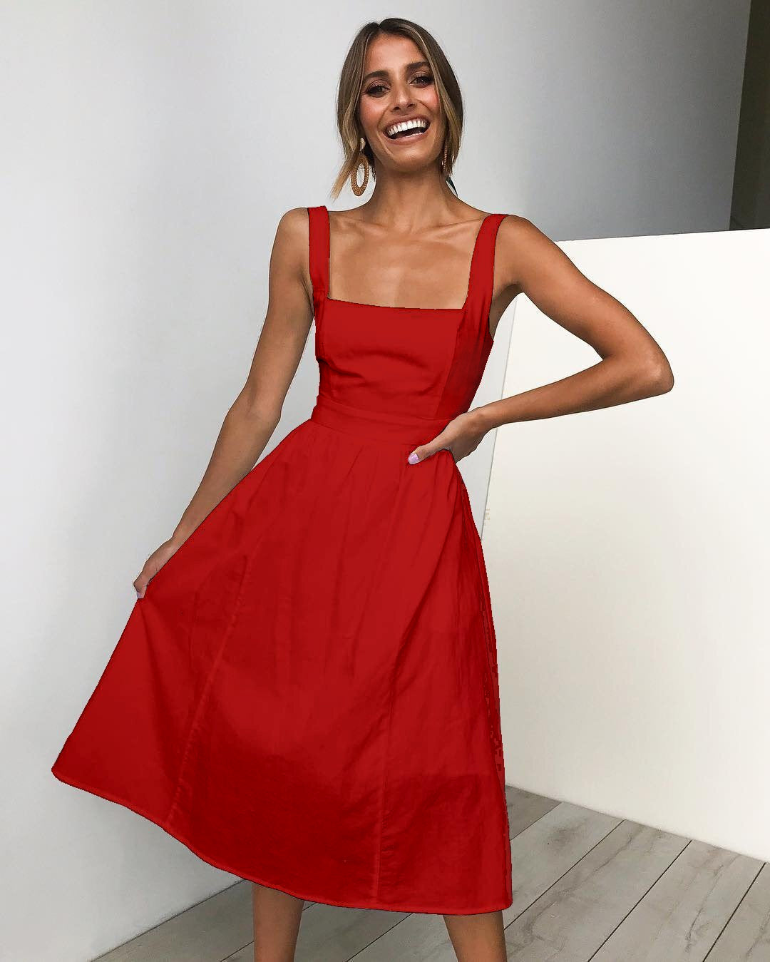 Nora | This Sophisticated Party Dress in One Color