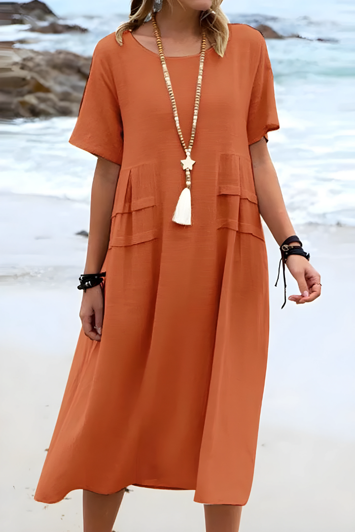 Luna | This Elegant Dress with a Modern Look