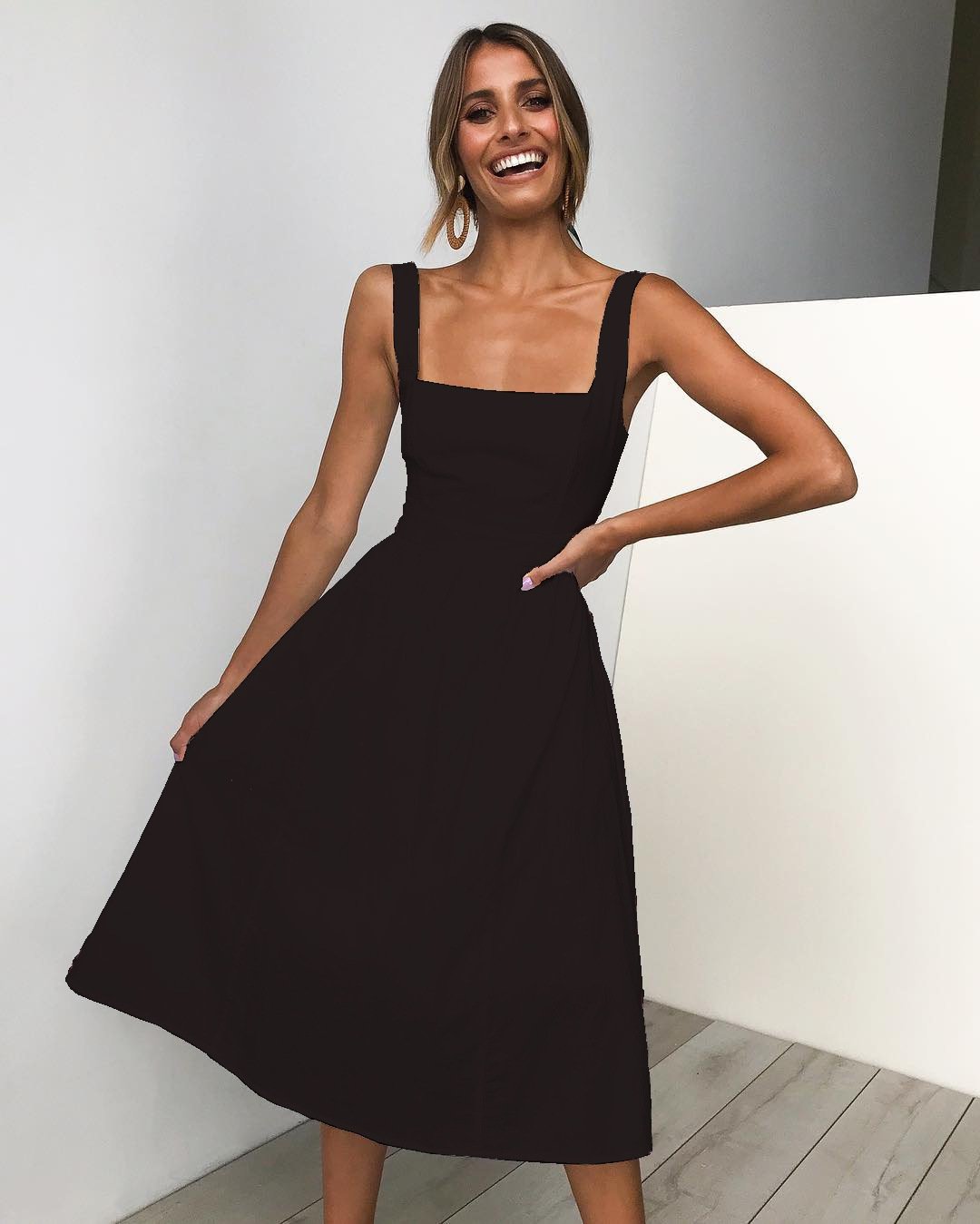 Nora | This Sophisticated Party Dress in One Color